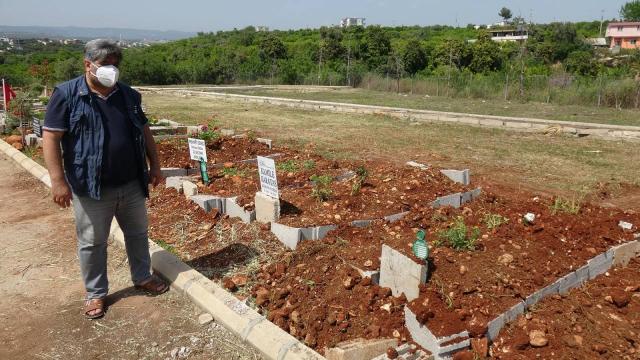 Ağabeyi, annesi ve babası ard arda koronavirüsten hayatını kaybetti