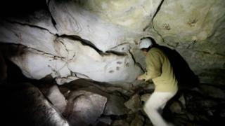 Meksika'da keşfedilen mağarada 1200 el izi çocuklara ait
