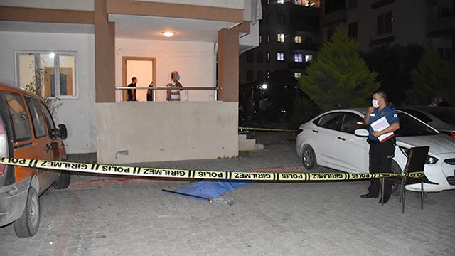 Adanada 13. kattan düşen çocuk hayatını kaybetti
