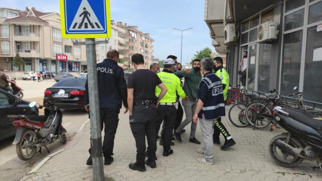Bitliste 12 kişiye kısıtlamayı ihlalden para cezası verildi