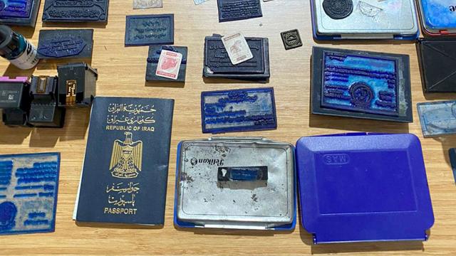 Firarilere sahte pasaport temin eden 2 şüpheli tutuklandı