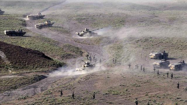 Kırgızistan, Tacikistan tarafında askeri hareketliliğin olduğunu iddia etti