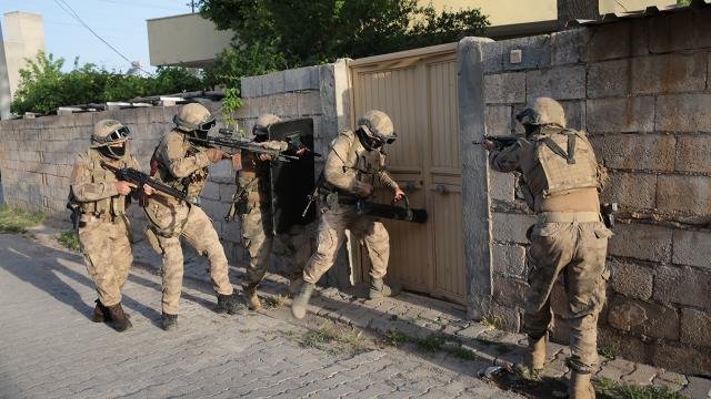Şanlıurfa merkezli 4 ilde uyuşturucu operasyonu: 13 gözaltı