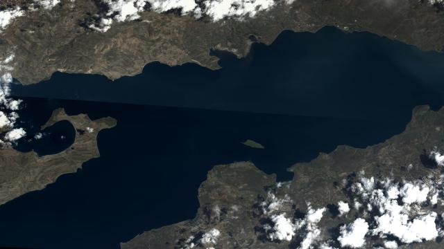 Van Gölüne bir de Göktürkten bakın