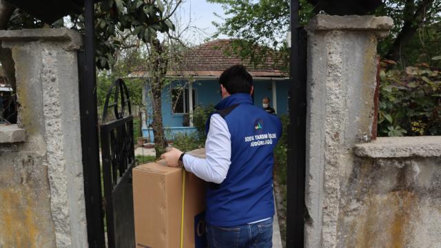 Düzce Belediyesi "Evde Öz Bakım Hizmeti" ile ihtiyaç sahiplerinin yardımına koşuyor