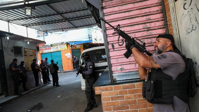 Çocuk istismarı şüphelisi Nazi hayranı çıktı