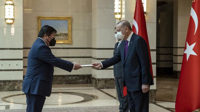 Büyükelçiler Cumhurbaşkanı Erdoğana güven mektubu sundu