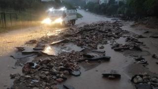 Adana'nın Kozan ilçesini sel vurdu