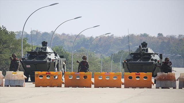 Myanmarda darbeciler uydu alıcılarının kullanımını da yasakladı