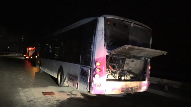 İstanbulda seyir halindeki otobüs yandı