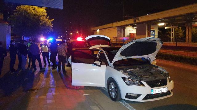 Polisten kaçtılar, maske ambalajındaki uyuşturucuyla yakalandılar