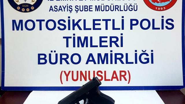 Kütahyada bir araçta ruhsatsız tabanca ele geçirildi