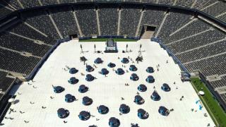 Stadyumda sosyal mesafeli buluşma