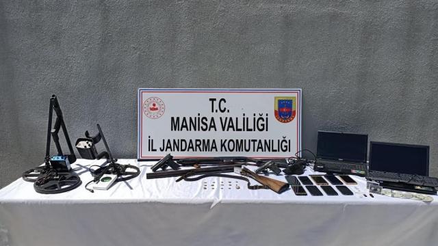 Manisada tarihi eser operasyonu: 8 gözaltı