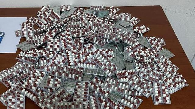 Bekçinin dikkati 3 bin 472 uyuşturucu hapı ortaya çıkardı