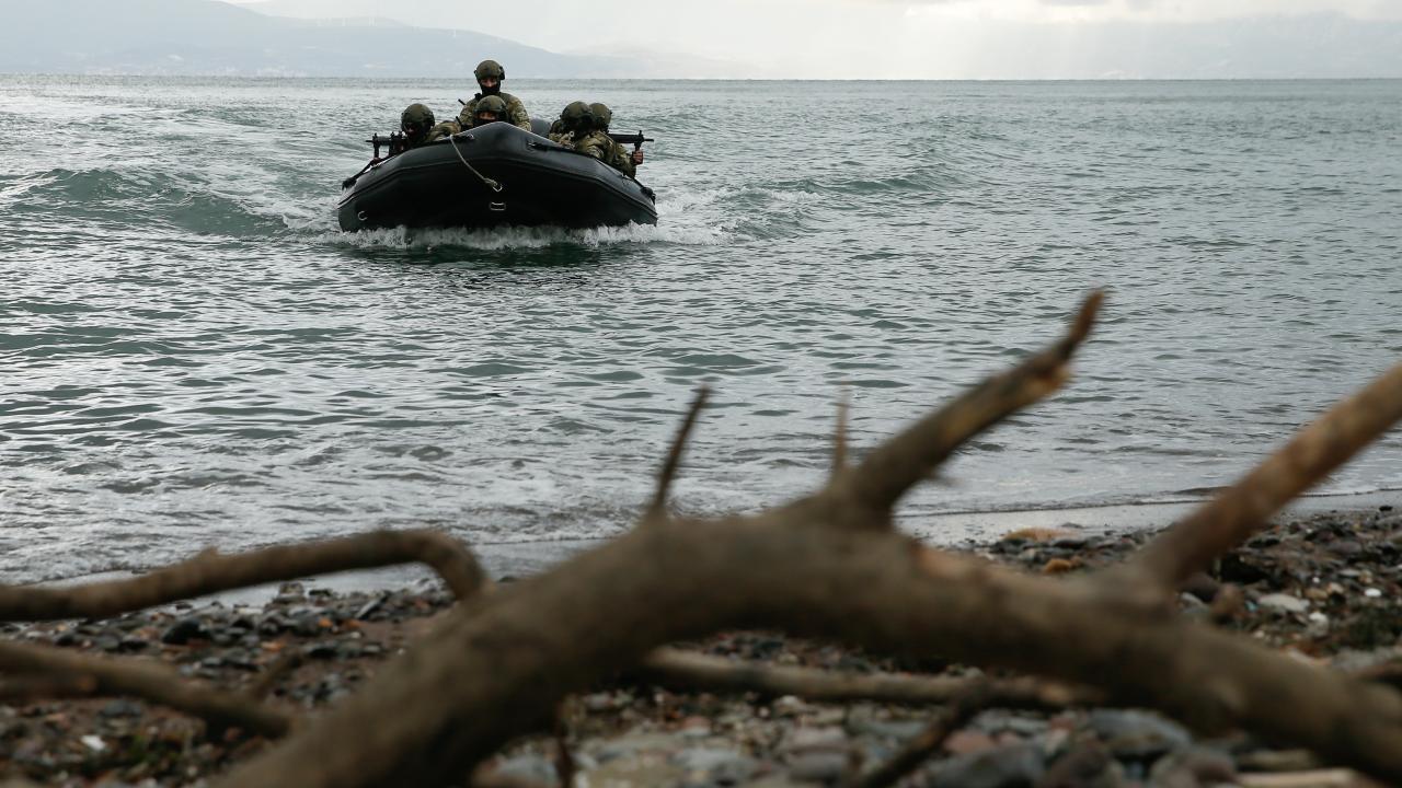 Amfibi deniz piyadelerinin zorlu eğitimi