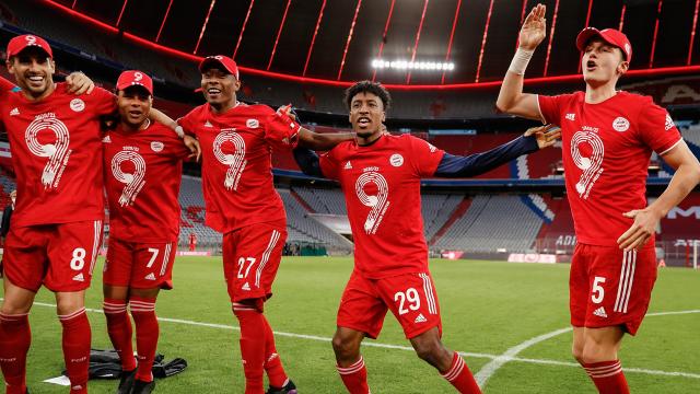 Bayern Münih şampiyonluğunu 6 golle kutladı