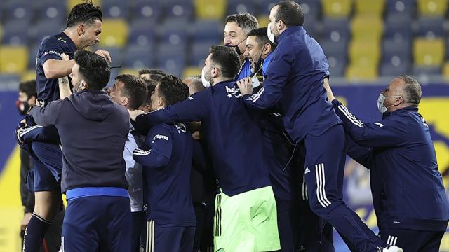Fenerbahçeye Valencia hayat verdi