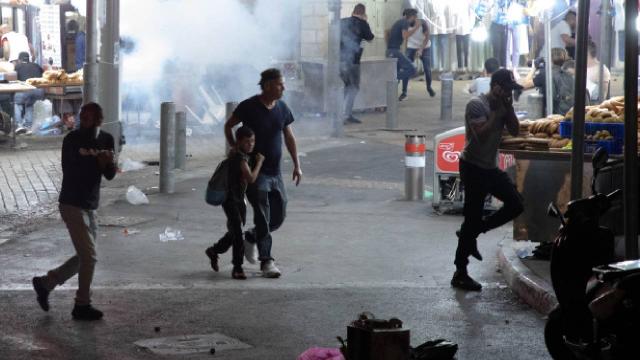 İsrailin Mescid-i Aksaya müdahalesinde yaralı sayısı 331e yükseldi