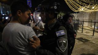 İsrail polisi işgal altındaki Doğu Kudüs'teki Filistinlilere müdahale etti