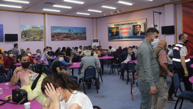 Kumarcılara dev baskın: 220 kişiye 1 milyonu aşkın ceza