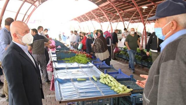 Kocasinan Belediye Başkanı Çolakbayrakdar, pazar yerlerini denetledi