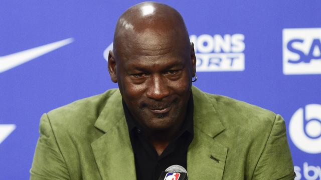 Michael Jordanın ayakkabıları 1.47 milyon dolara satıldı