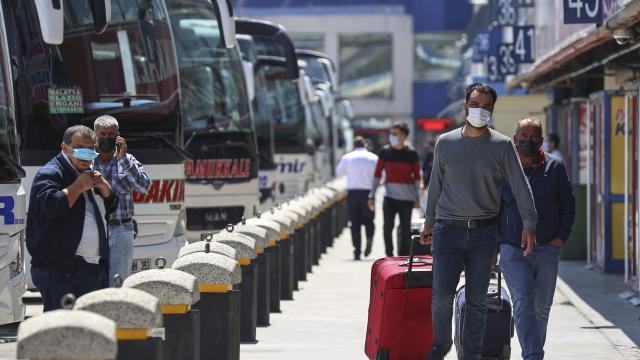 Tam kapanmada, İstanbulda şehirler arası otobüs seferleri 1250den 150ye düştü