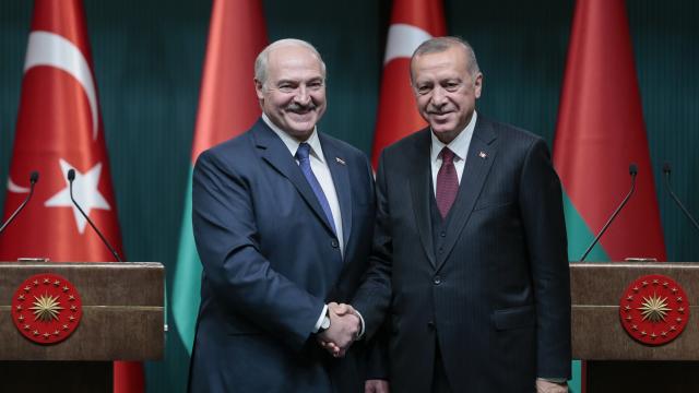 Cumhurbaşkanı Erdoğan Belaruslu mevkidaşı ile görüştü