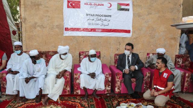 Türk Kızılay, Sudanda ihtiyaç sahiplerine gıda kolisi dağıttı