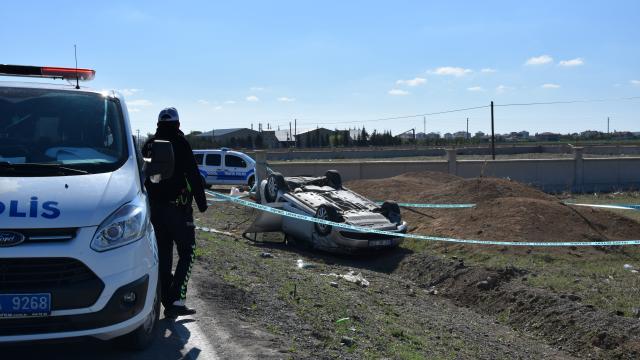 Konyada şarampole devrilen otomobilin sürücüsü yaşamını yitirdi