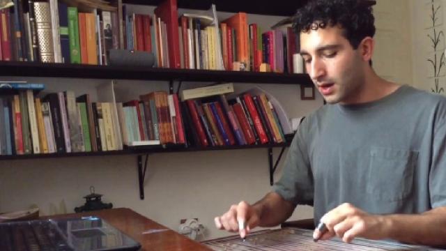 Her gün bir Osmanlı eseriyle evlere konuk oluyor