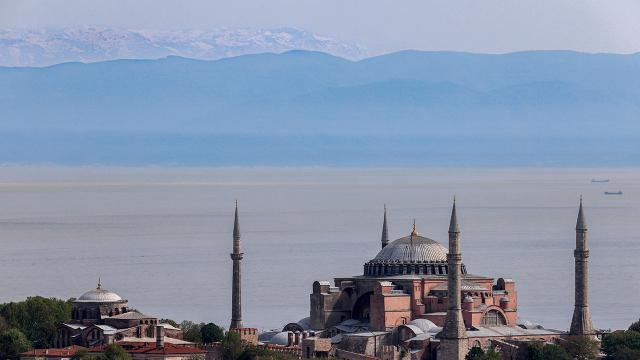 Uludağın zirvesi İstanbuldan görüldü