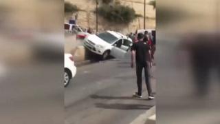 Yahudi yerleşimci aracını Filistinlilerin üzerine sürdü