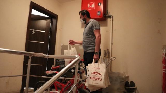 Yusufeli Belediyesinden ilçe sakinlerine iftarlık hediye paketi