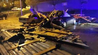 Fırtına, iç kesimleri yıktı geçti