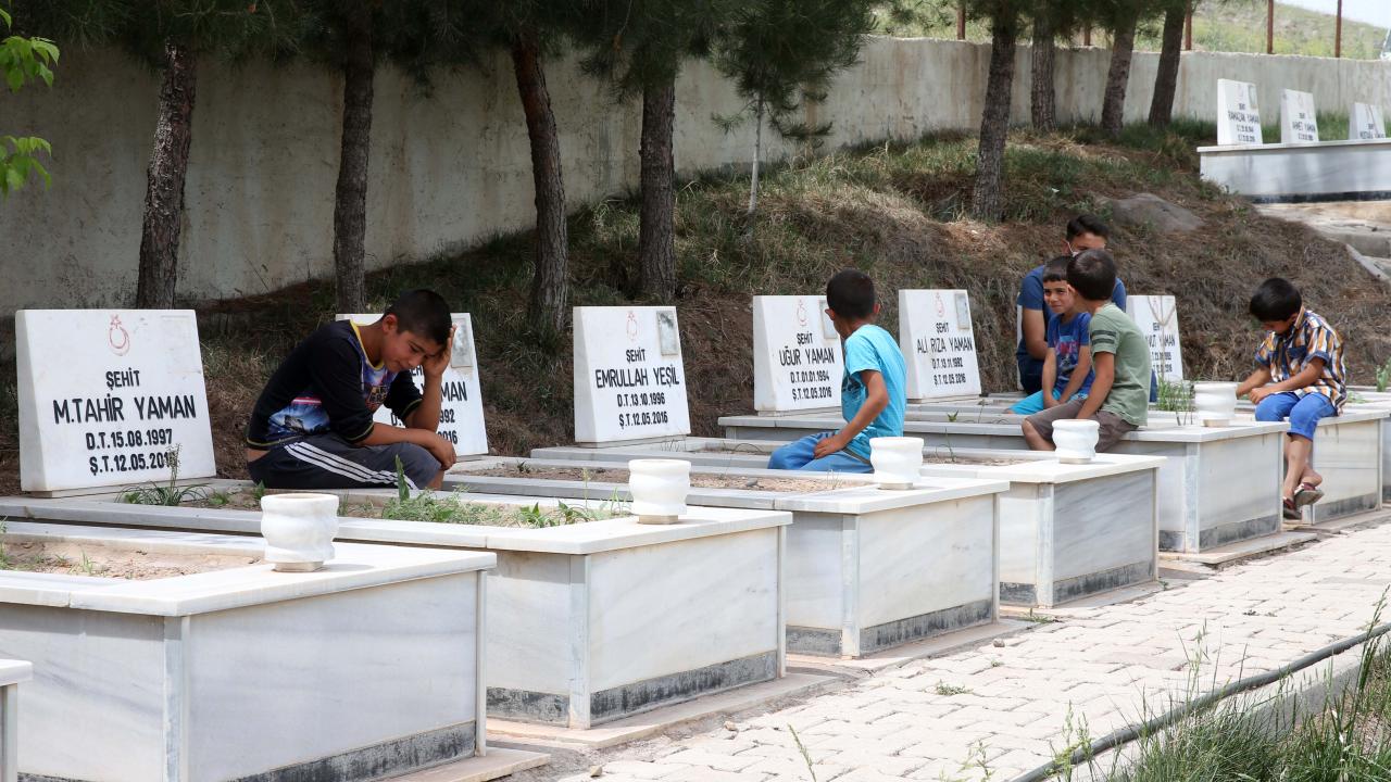 "Bombalı araca müdahale etmeseydik Diyarbakır`ı kana bulayacaklardı." diyen Yaman, şunları kaydetti: