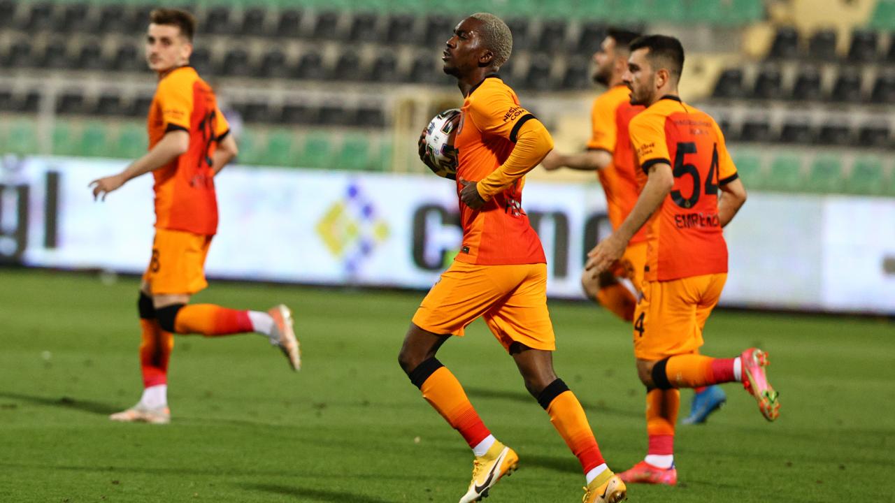 Galatasaray zirveye ortak oldu