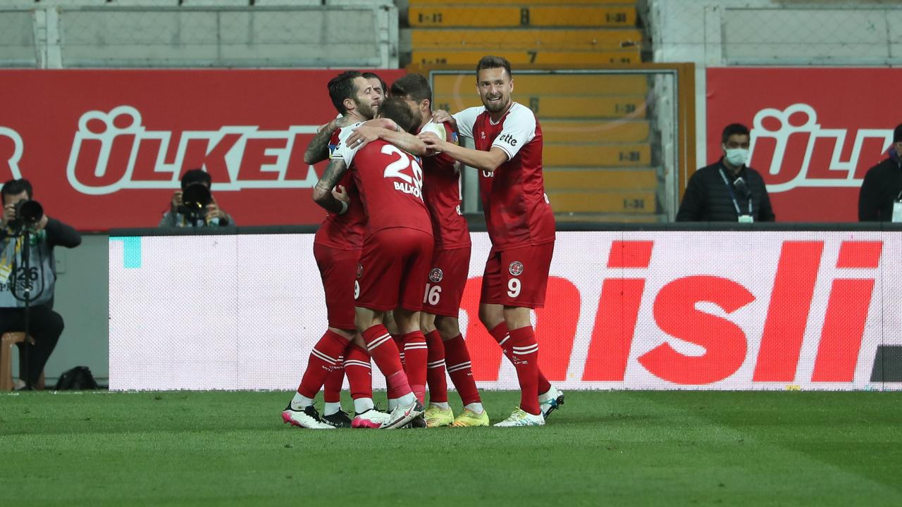 İLK YARININ ÖNEMLİ ANLARI