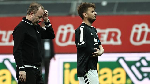 Beşiktaşta Adem Ljajicin omuzu çıktı