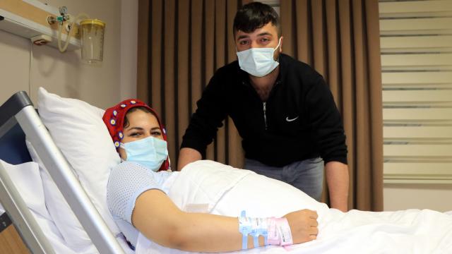 Genç çifte beşiz bebek sürprizi