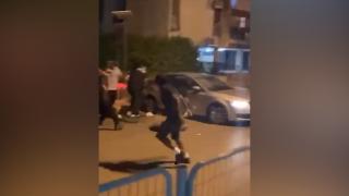 Sivil Yahudi işgalciler Filistinlilere saldırıyor