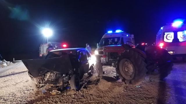 Malatyada traktör ile otomobil çarpıştı: 5 yaralı
