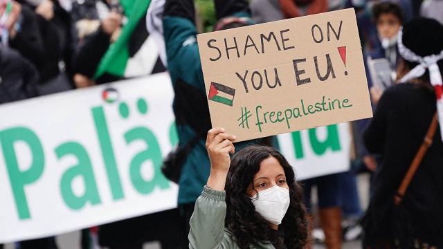 Berlinde binlerce kişi İsrailin saldırılarını protesto etti
