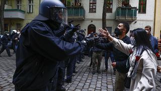 İsrail'i protesto eden göstericilere polis müdahalesi