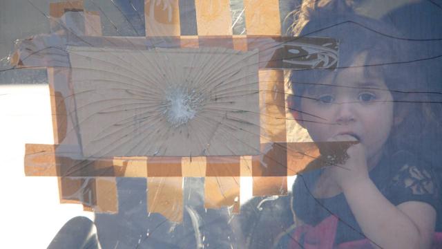 ABDde göçmen çocuklar bir gece otobüste beklemeye zorlandı iddiası