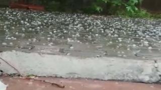 İstanbul'un bazı ilçelerinde sağanak ve dolu etkili oldu