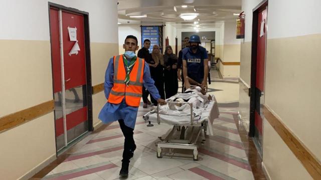 Gazzedeki saldırıda AA kameramanı ve foto muhabiri yaralandı