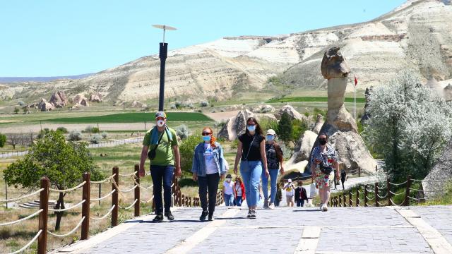Ukraynalı turistler Kapadokyadan hayranlıkla ayrılıyor