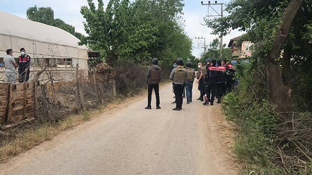 Kocaelide ailesini rehin alan kişi babasını öldürdü